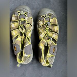 Keen Whisper Sandals Womens Size 10 Trail Hiking Shoes Waterproof Green Gray